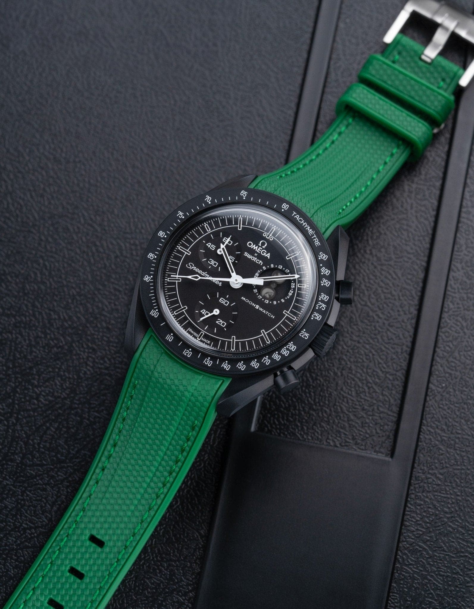 Curved Vertech Rubber Strap - Green - OM Luxury